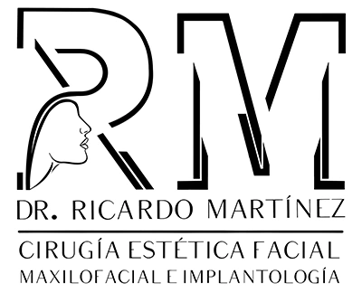 Dr. Ricardo Martínez logo wiithe